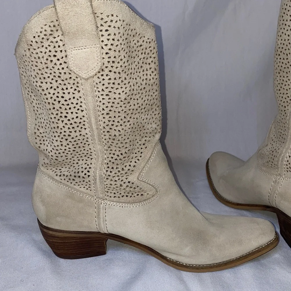 BCBGeneration Perforated Heeled Boots - Picture 6 of 13